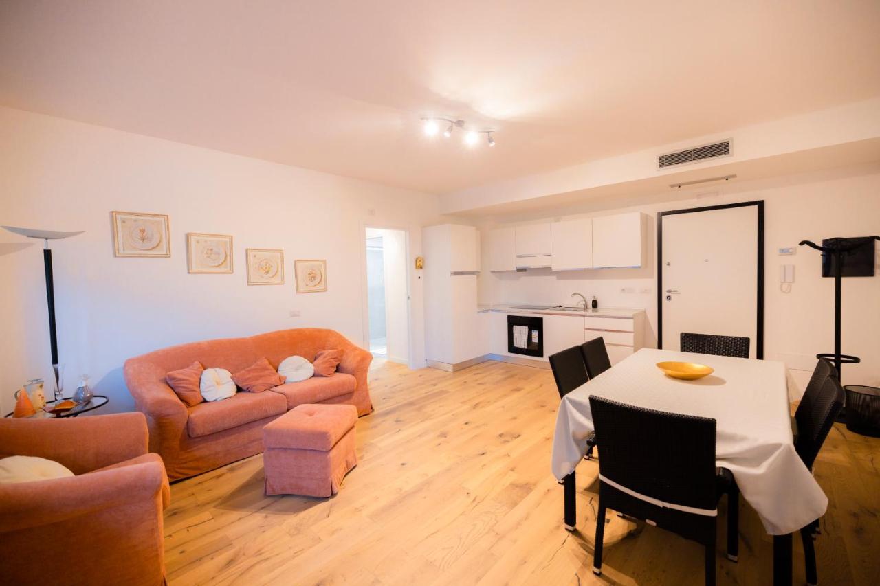 Ferienwohnung Nuovissimo Bilocale In Zona Navigli/Romolo Mailand Exterior foto