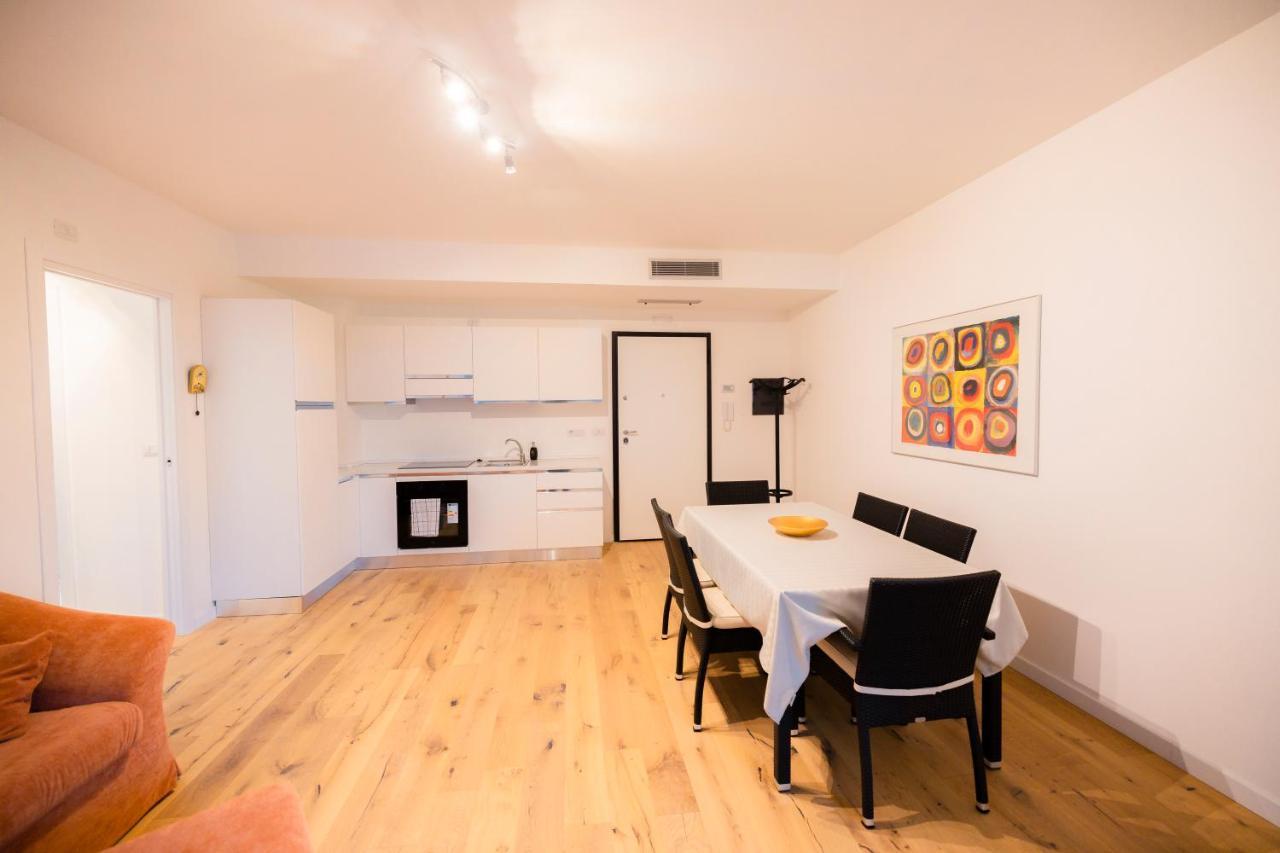Ferienwohnung Nuovissimo Bilocale In Zona Navigli/Romolo Mailand Exterior foto